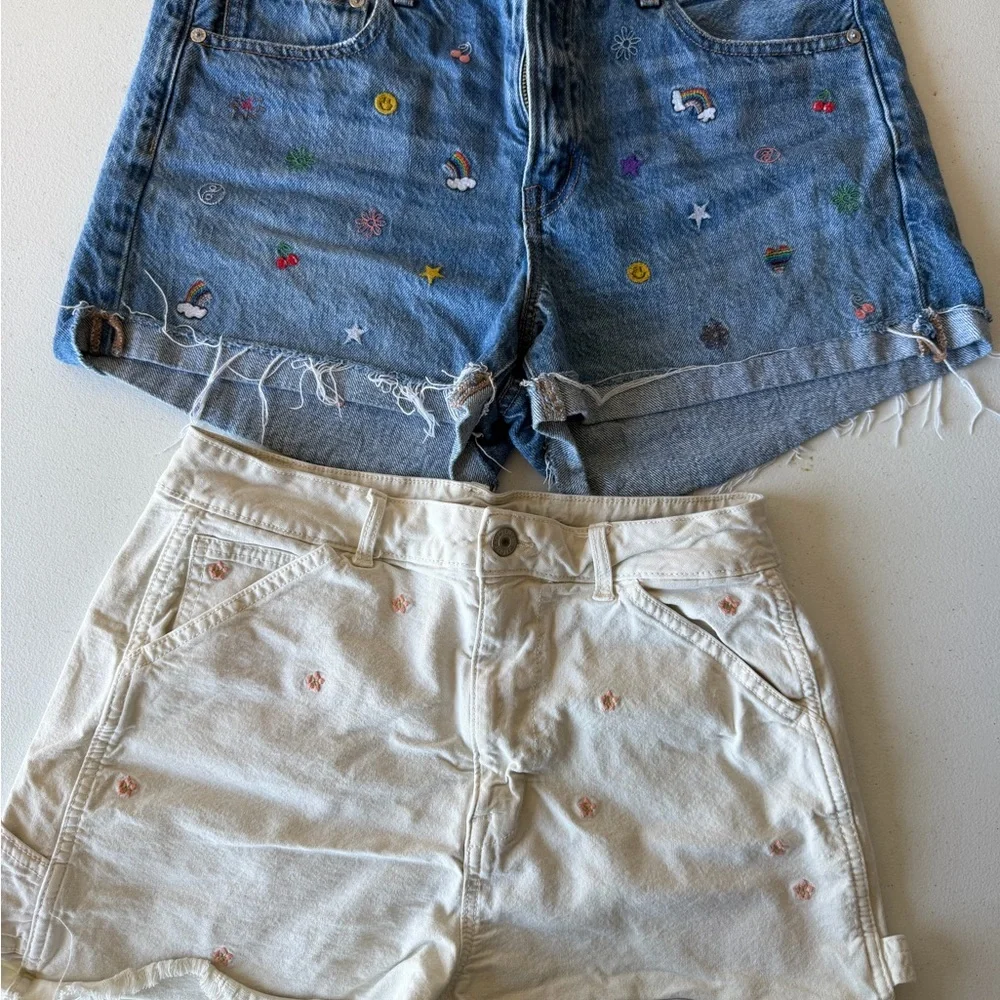 American Eagle Outfitters Embroidered Blue Denim & Cream Jean Shorts Set - Picture 1 of 1